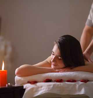 CANDLE MASSAGE